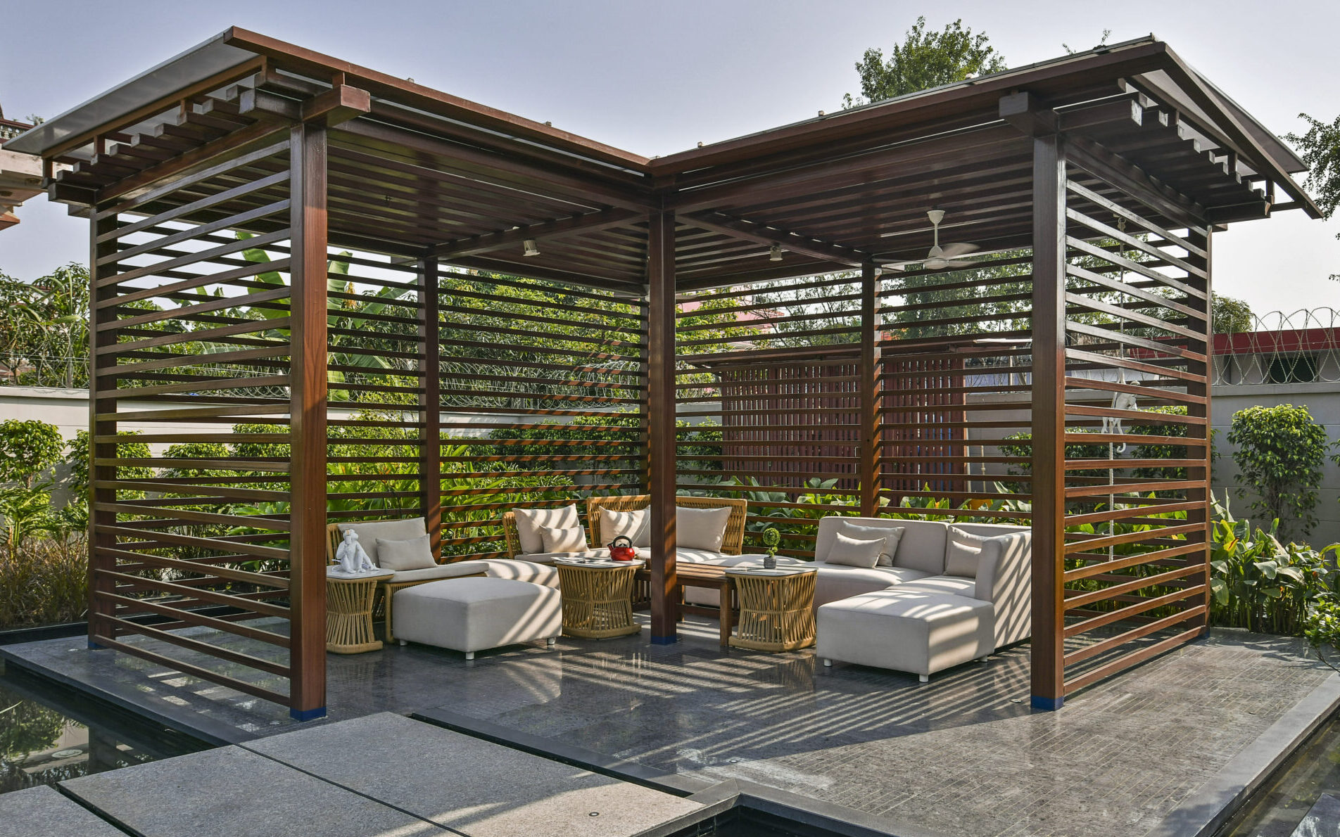 Silence, Shade, Slowness: Luxury Homes Blueprint in 2026